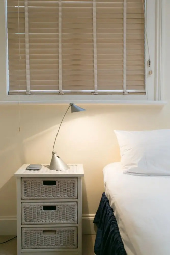 Veeve - Rosey Rosslyn Flat