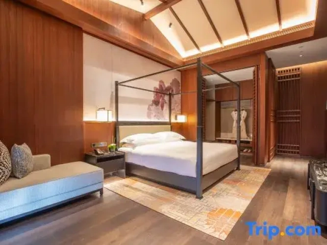 1 Bedroom Suite