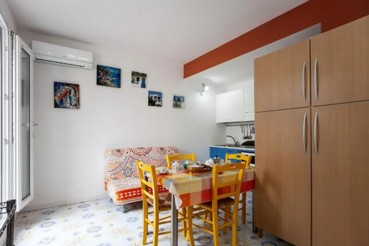 Affitto monolocale vicino mare e servizi m608