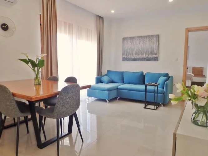 2 Bedrooms Apartment