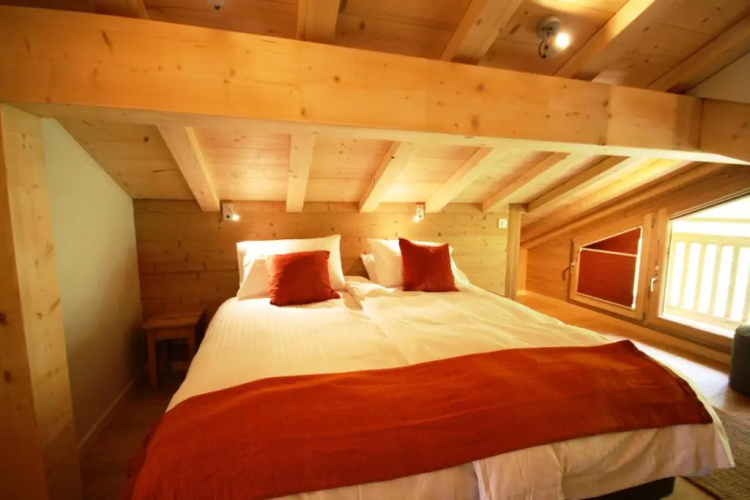 Chalet Timbers - Light and modern - sleeps 6 - Les Gets