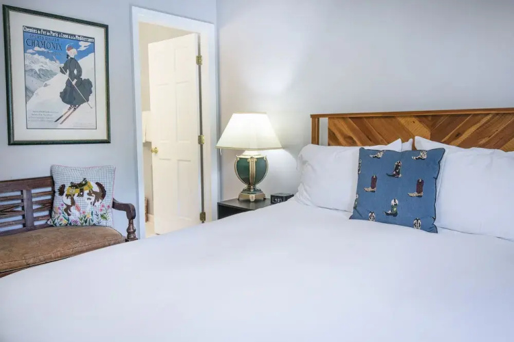 Scorpio 103 4 Bedroom Condo by RedAwning