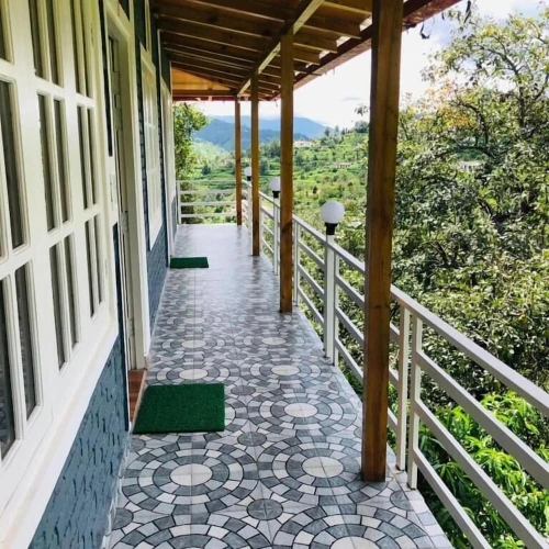 Deluxe Studio