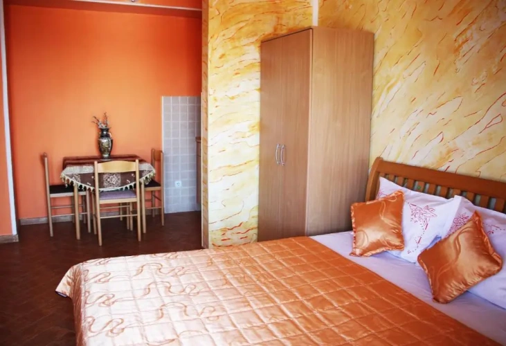 1 Bedroom Apartment with balcony