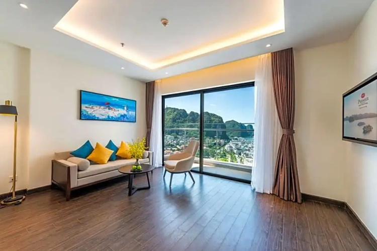 2 Bedrooms Premier Double Suite with balcony and with bay view