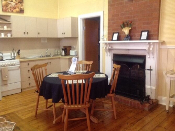 Gum Paddock Country CottageOver view