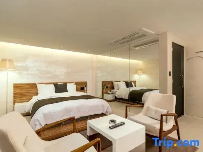 Sextuple Suite