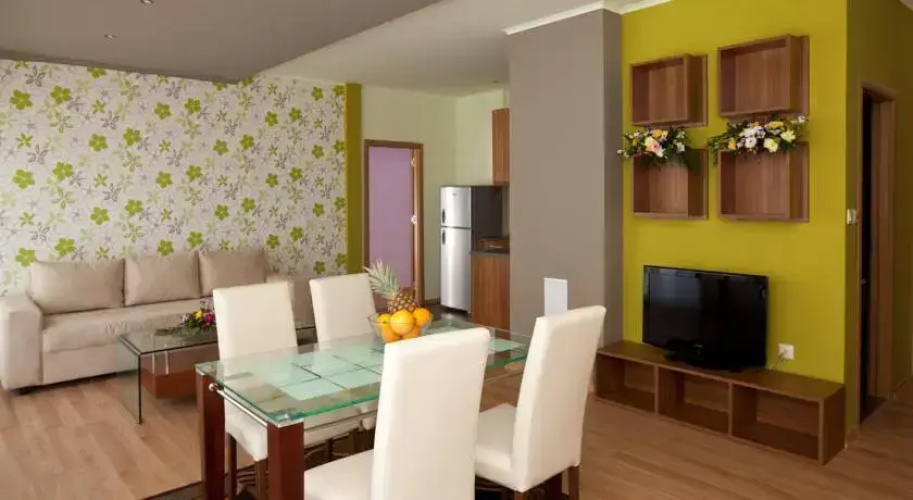 Pacific 3 Apartments