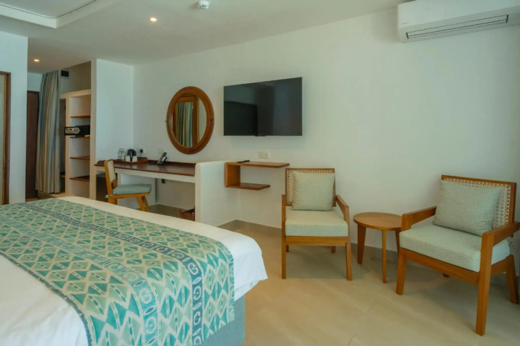 Voyager Beach Resort