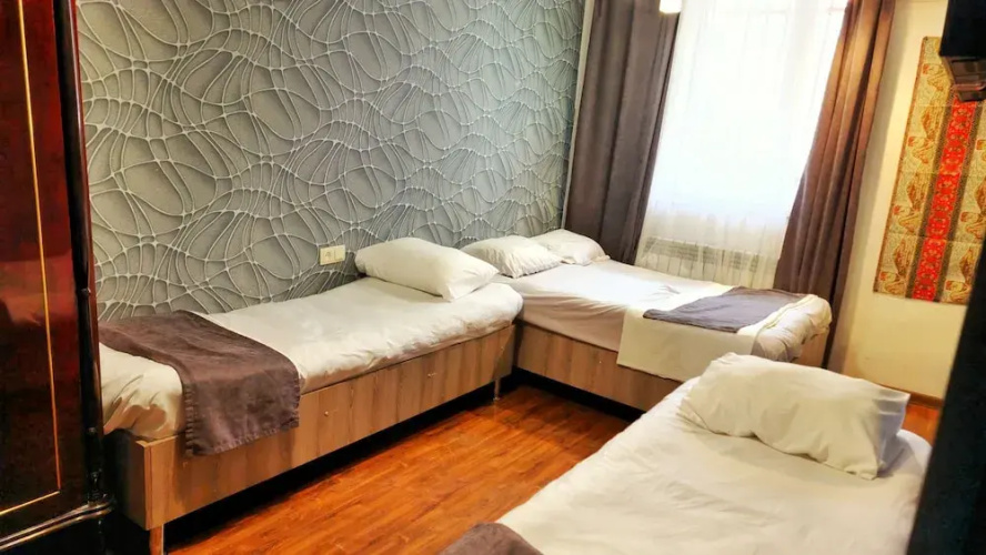 Apple hotel
