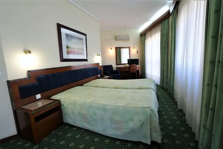 Standard Twin Suite