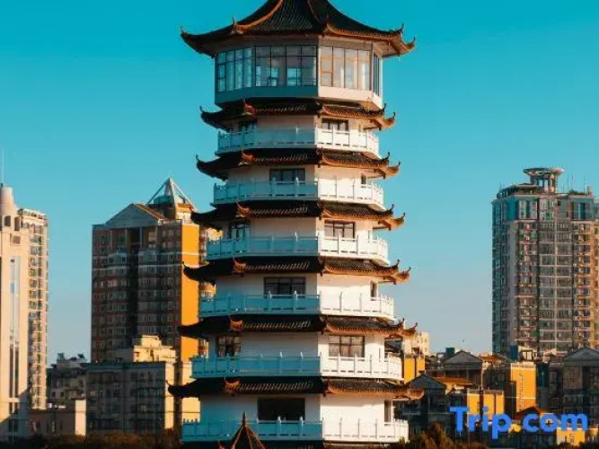 Runwu Homestay (Wuyi Square & IFS Center)