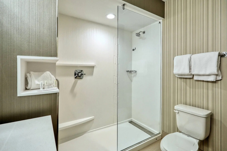 Courtyard by Marriott North Brunswick
