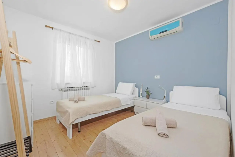 Apartment Delton