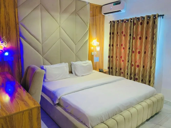 Grand room
