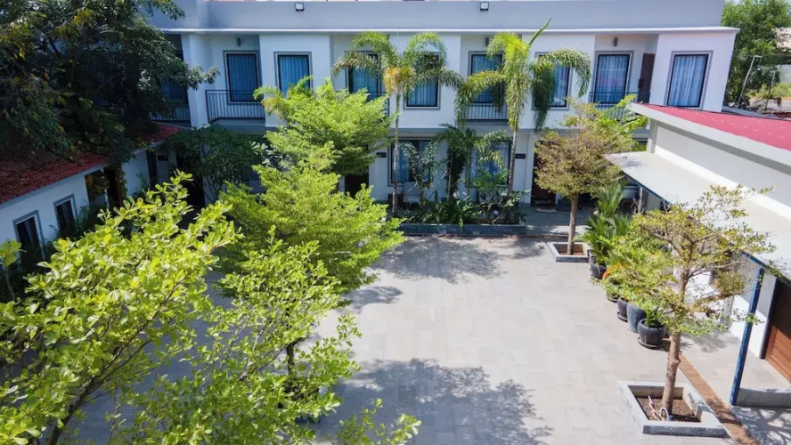 Green Amazon Hotel