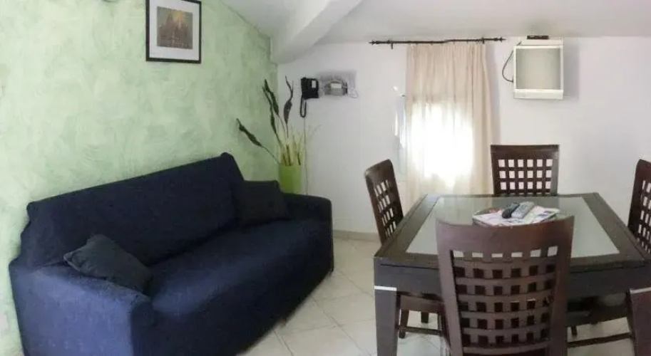 Piccolo Residence SAS di Picchi Amelia  Co