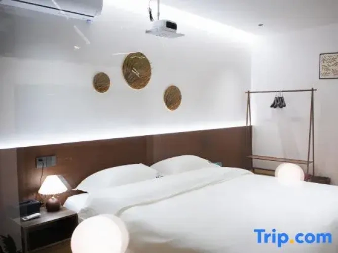 3 Bedrooms Standard room with view