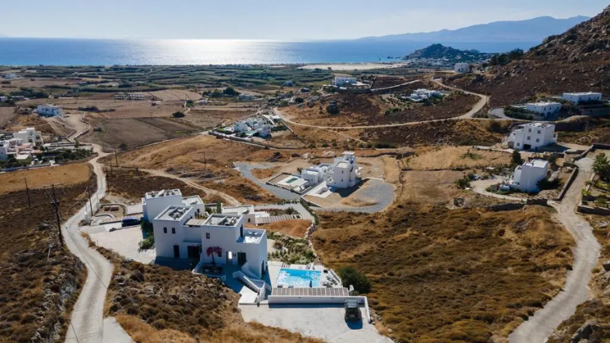 Villa Milagro, Mikri Vigla