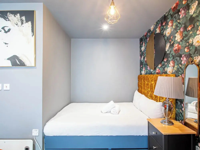 Bright and Spacious Studio in Sheffield Centre
