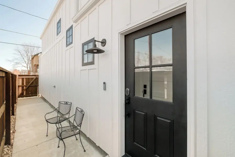 Luxe Designer Flat on Sloans Lake w/ Rooftop Deck