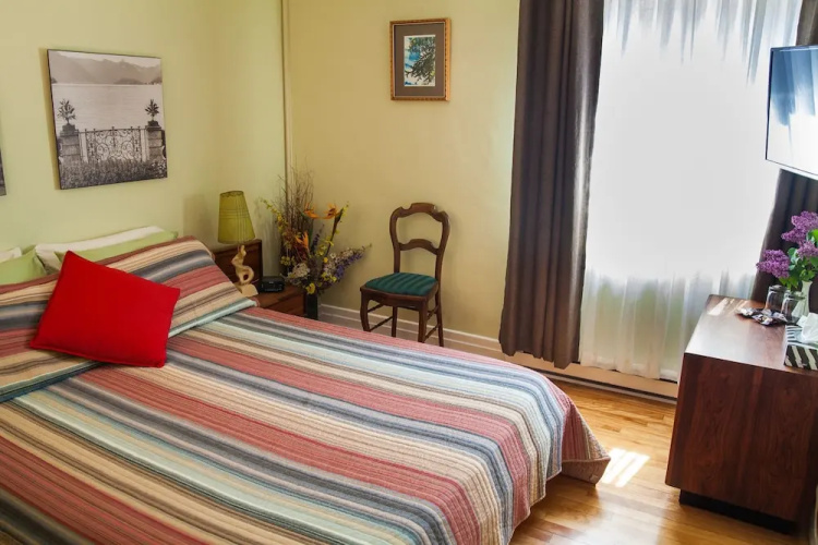 Maison Des Jardins B & B