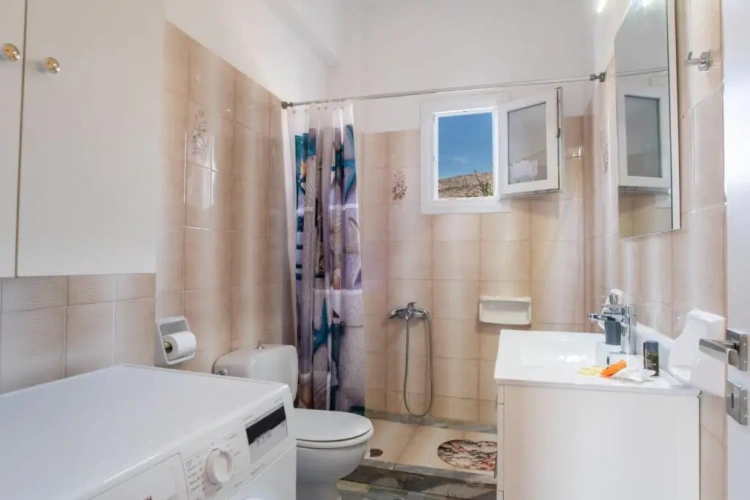 3 Bedrooms Cottage