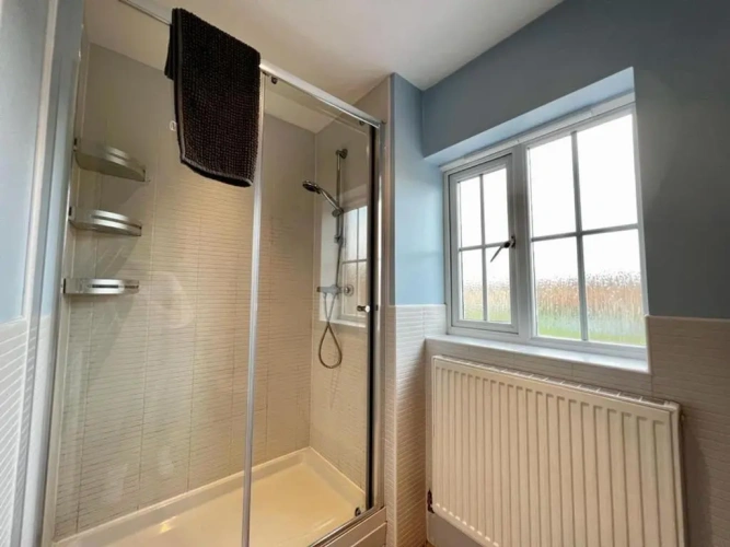 4 Bedrooms Cottage
