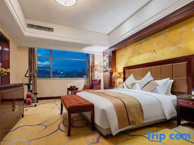 Deluxe Family Suite