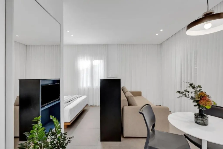 Apartment with balcony