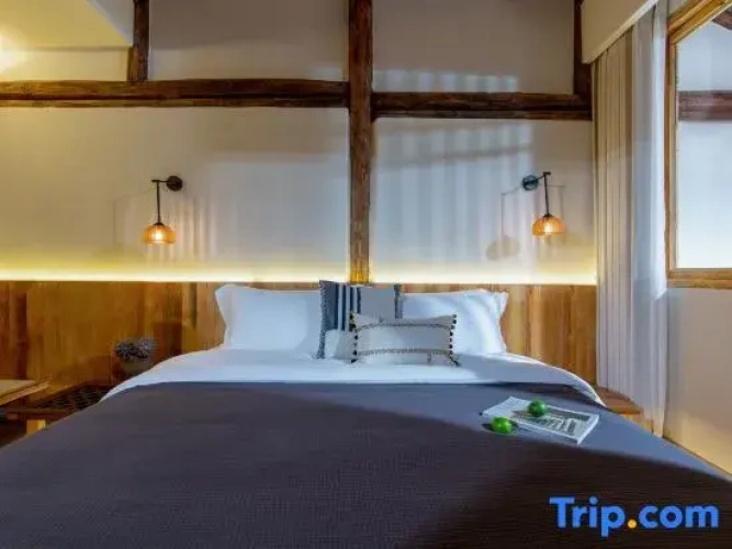 2 Bedrooms Suite