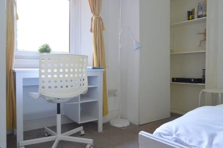 2 Bedroom Flat In Central Edinburgh