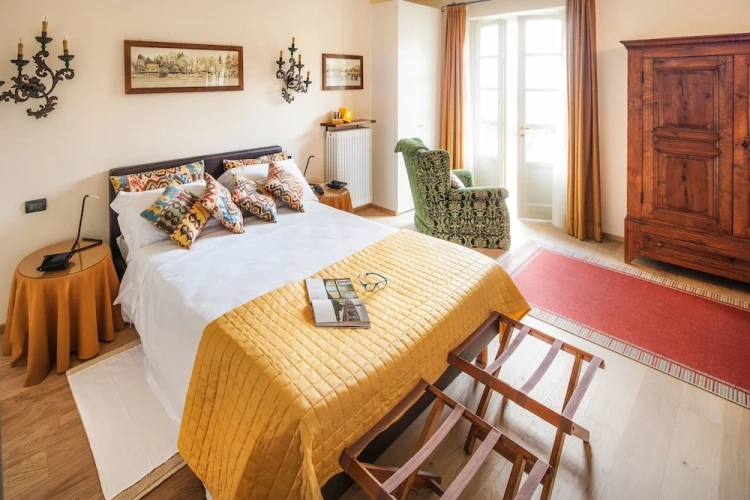 Suite with balcony