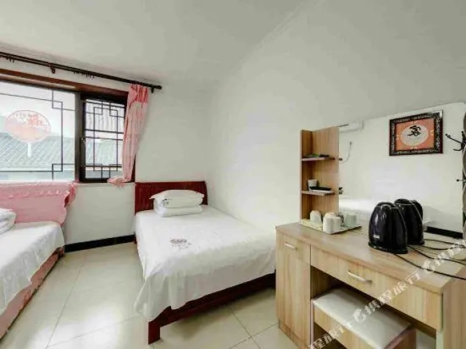 5 Bedrooms Sextuple Suite