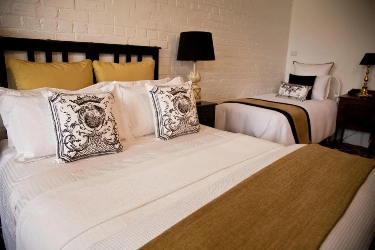 Chiltern Cottage and Indigo Suite