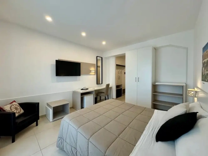 Comfort room with balcony and with sea view
