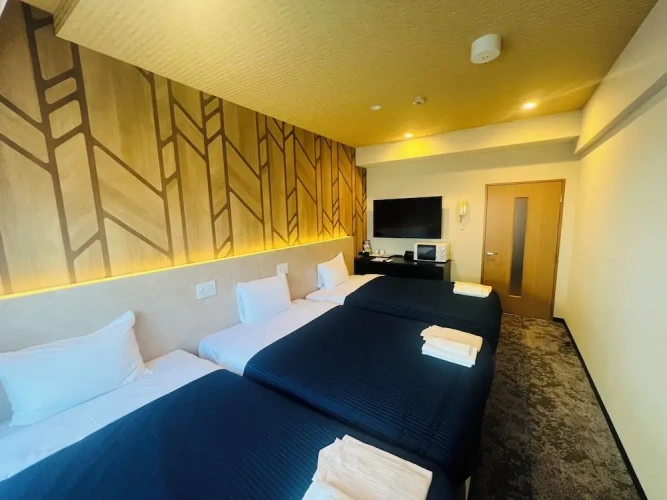 Standard Triple room