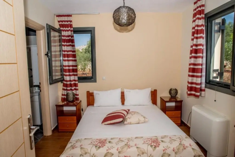 2 Bedrooms Bungalow