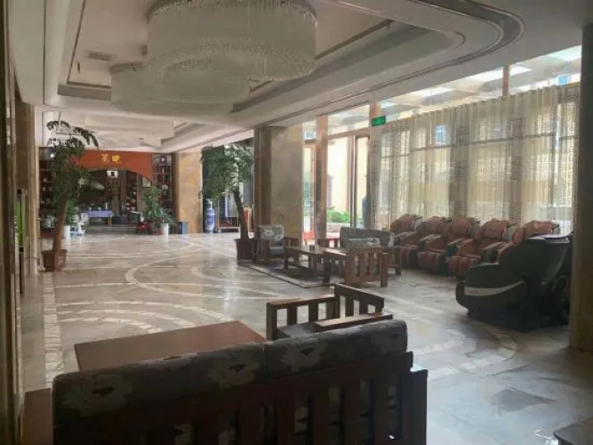 Nujiang Holiday Hotel