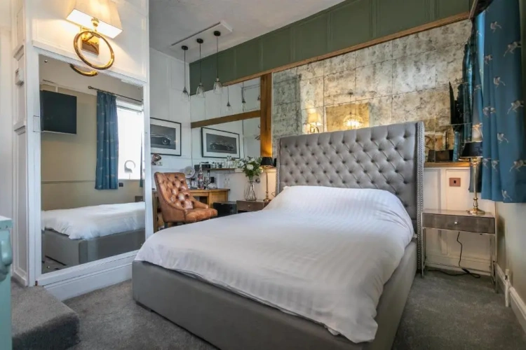 Deluxe Suite
