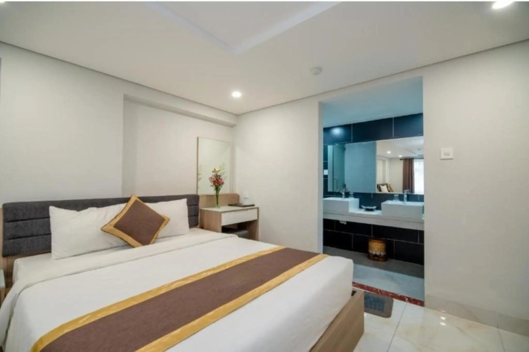 La Lune Hotel