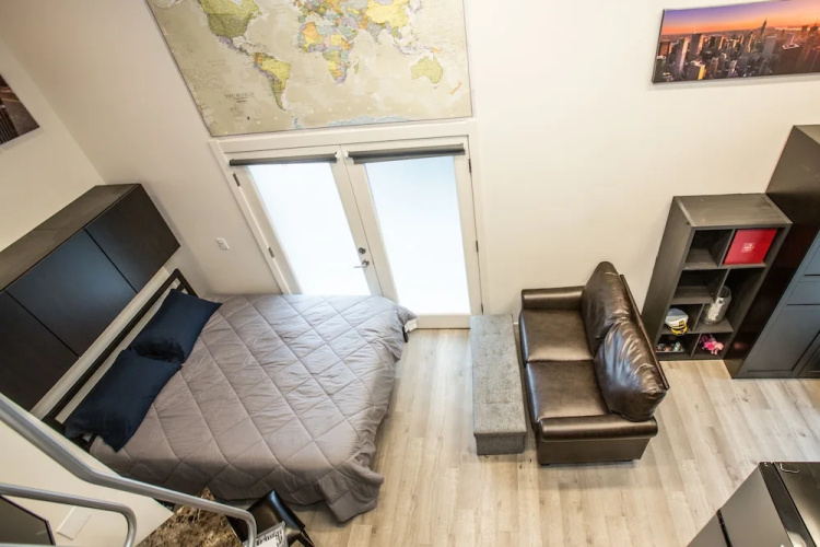 Modern Seattle Condo Sleeps 4