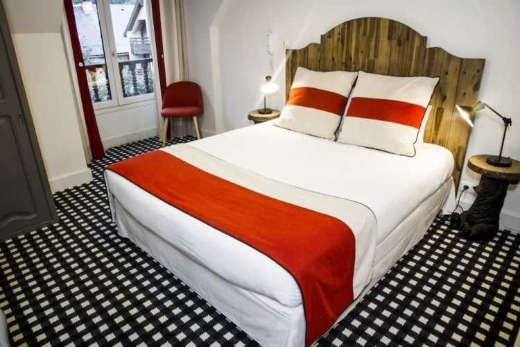 Standard Double room with balcony and with mountain view