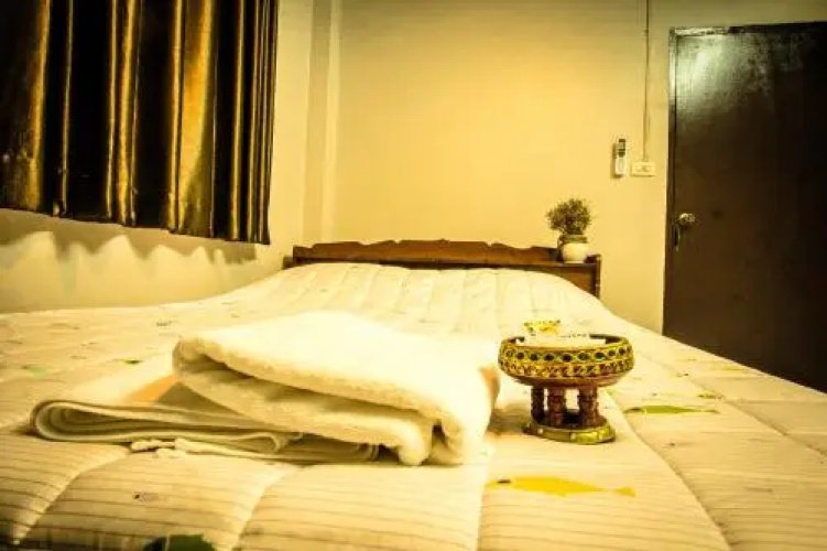 Baan Ha Guest House