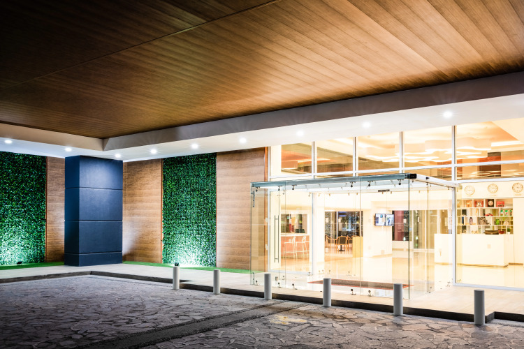 Fiesta Inn San Luis Potosi Glorieta Juarez Over view