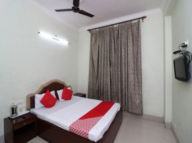 Oyo 27644 Cozycom