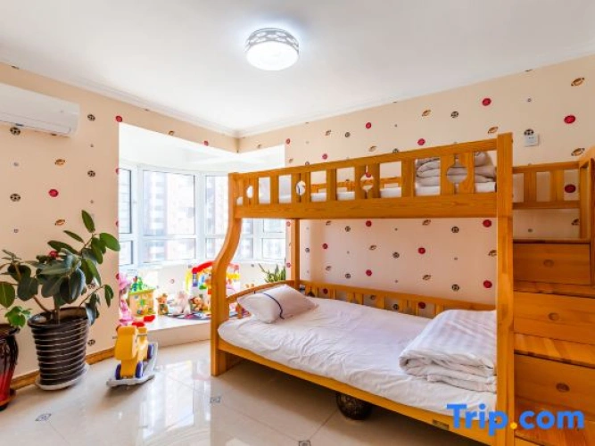3 Bedrooms Standard Family room