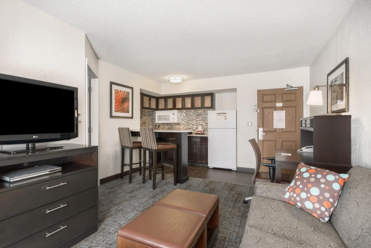 1 Bedroom Quadruple Suite