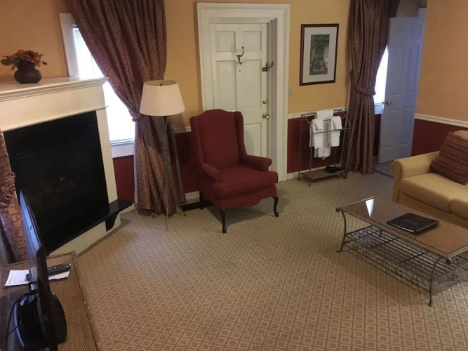 Delamater Inn