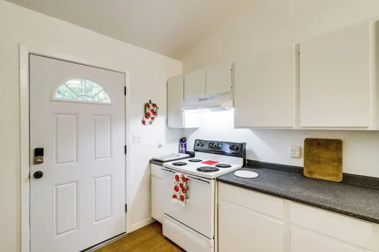 1 Mi to Downtown & Shopping: Quiet Brenham Home